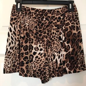 Pull-on Leopard Shorts
